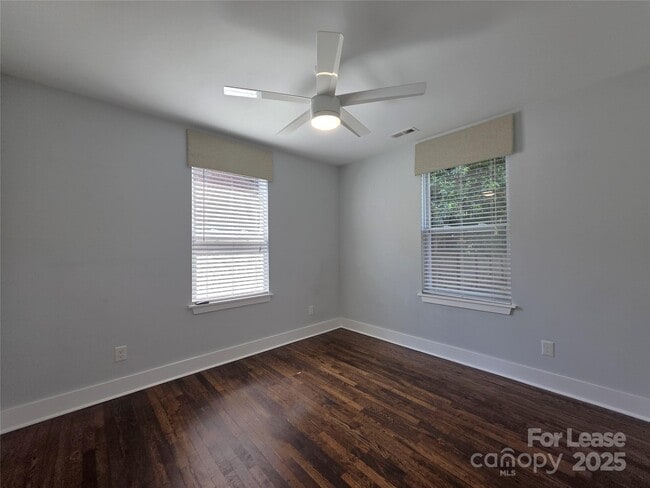 Building Photo - 3433 Draper Ave