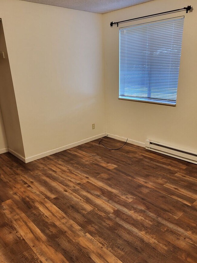 Building Photo - 4483-4485-4485 Campbell Dr SE