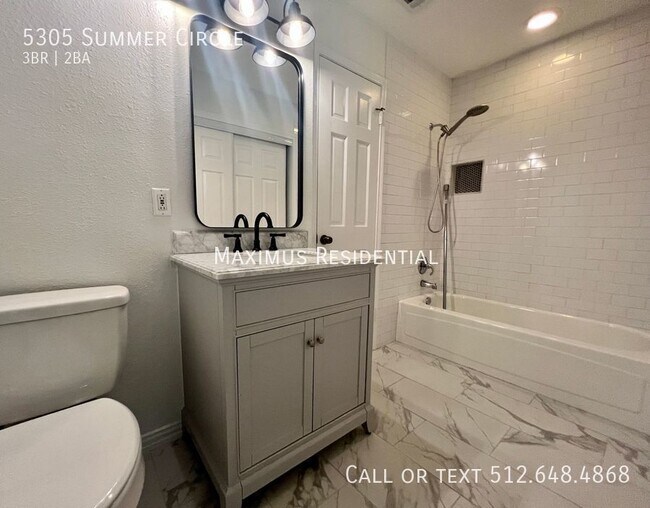 Building Photo - 5305 Summer Cir