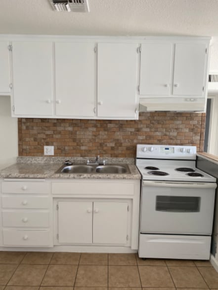 Building Photo - 9913 Stobaugh St