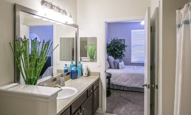 Building Photo - The Height of Comfort, The Peak of Style!