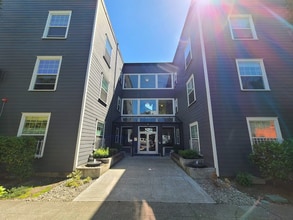 Building Photo - Madison View Apartments