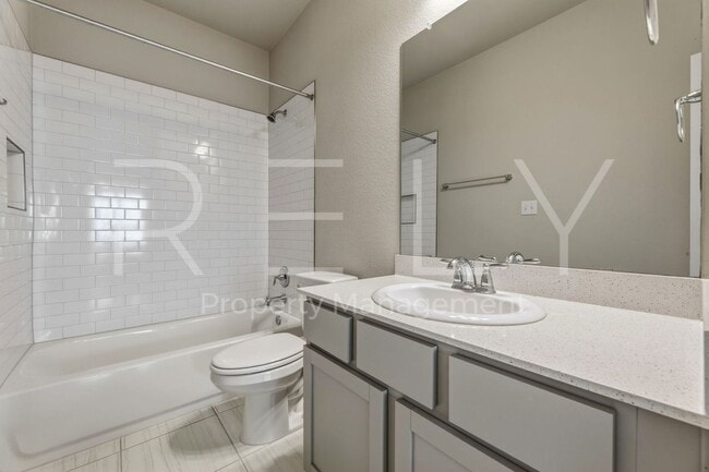 Building Photo - 1015 Vista View Dr