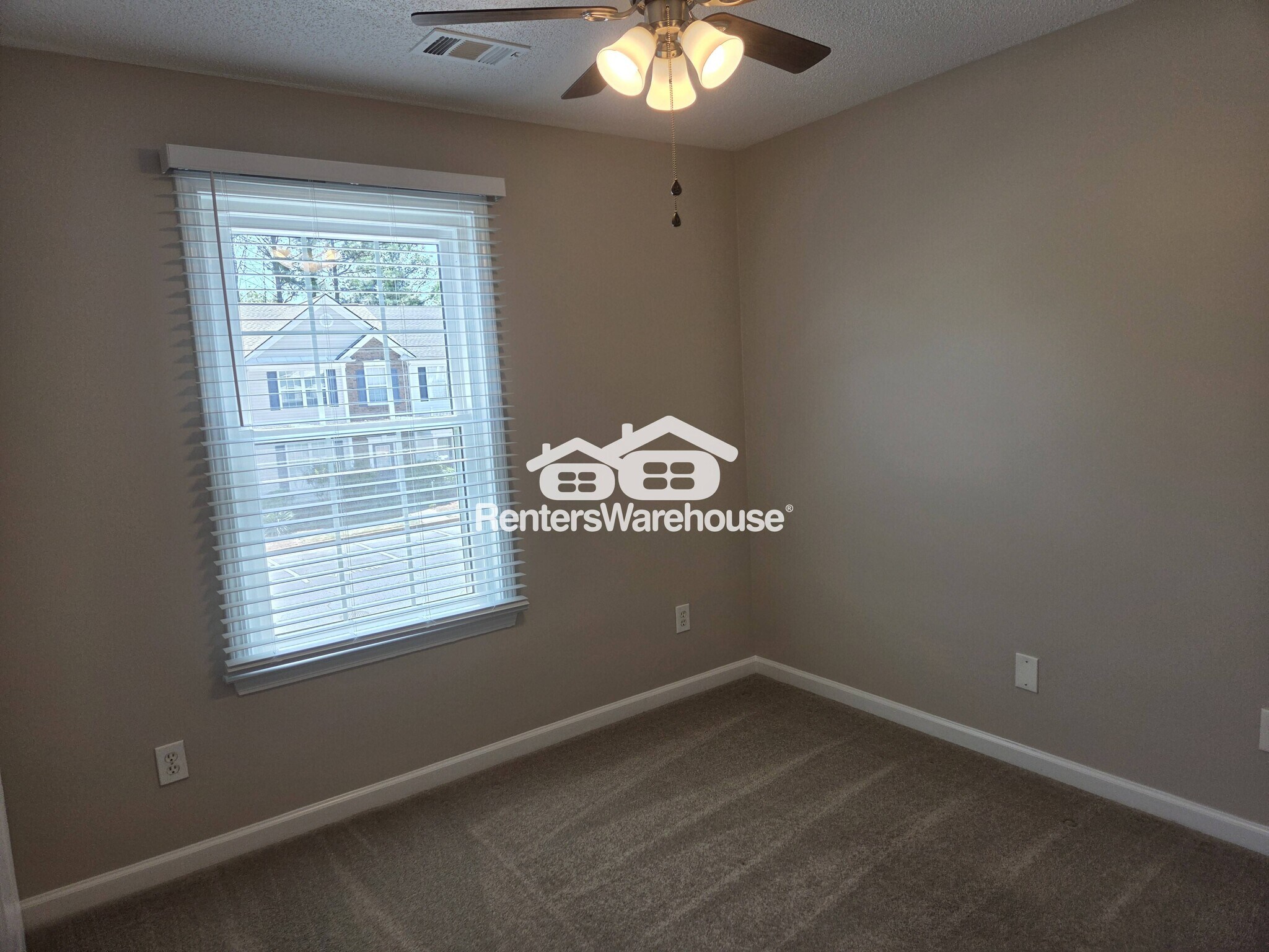 Building Photo - 57 Highoak Dr