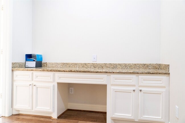 Building Photo - 1419 Colorado St