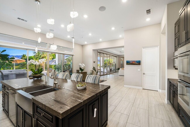 Building Photo - 81439 Merv Griffin Way
