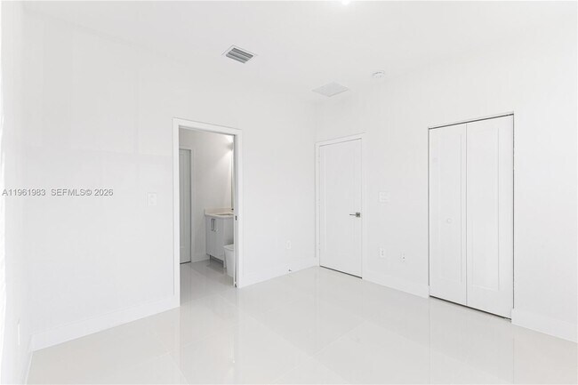 Building Photo - 21326 Old Cutler Rd