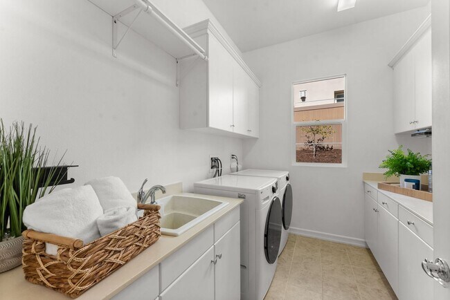 Building Photo - Single-Level 4BD Coastal Home in Prime Encinitas Location