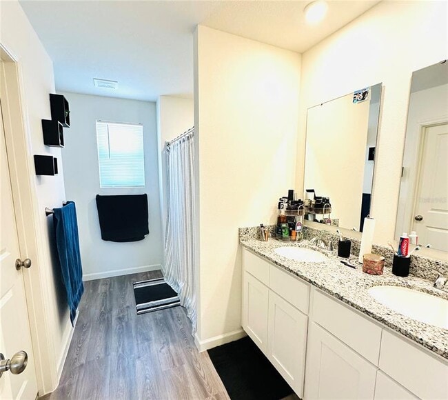 Building Photo - 1053 Ambleside Dr