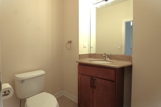 Building Photo - 57 Northfield Terrace