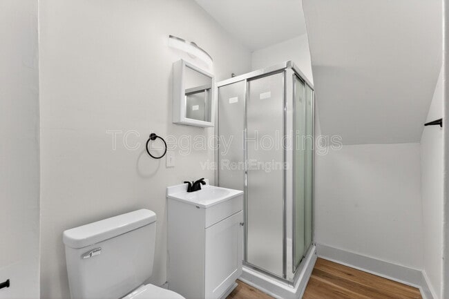 Building Photo - 139 Martin St