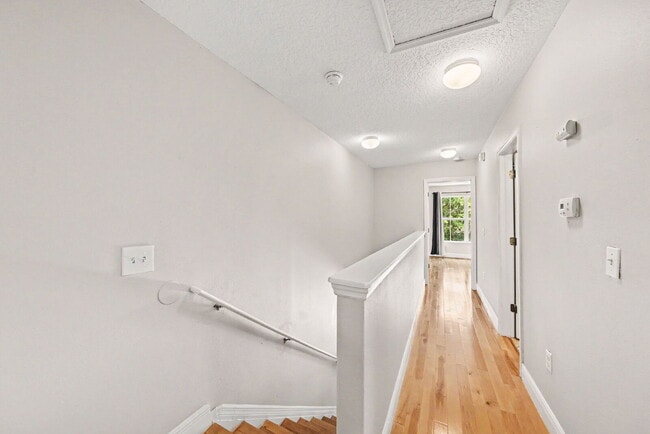 Building Photo - Comfortable 2-Bedroom Townhouse in Convenient Sheldon Creek