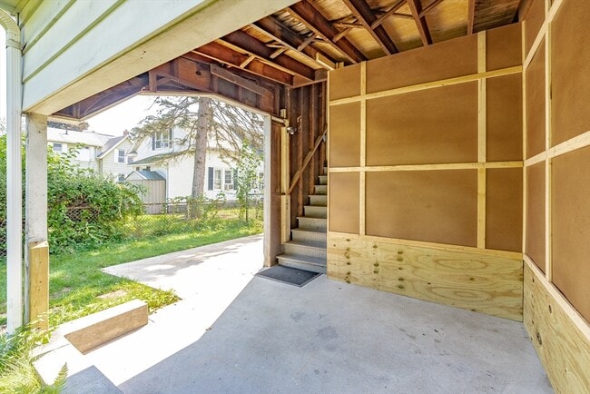 Building Photo - 120 Hillside Ave