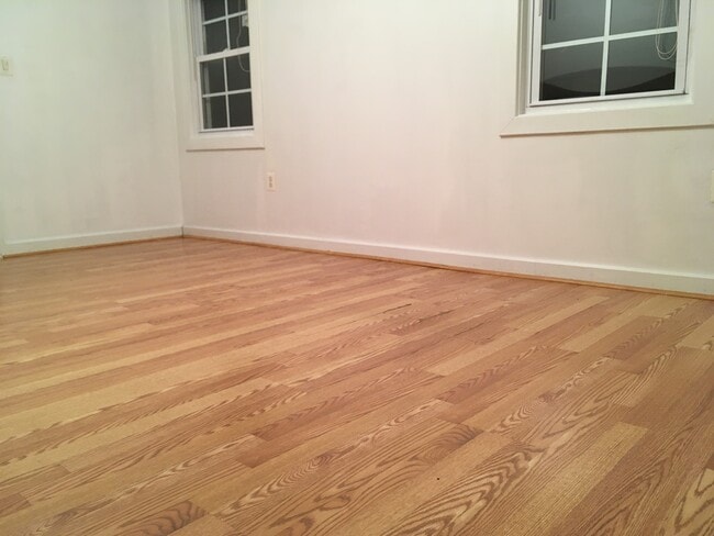 Building Photo - 325 Charles St