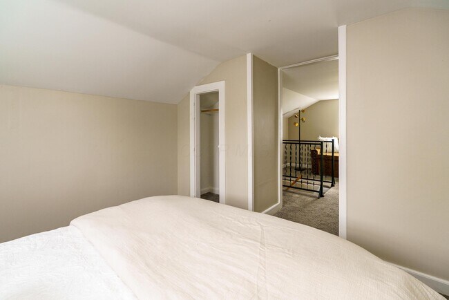 Building Photo - 2220 Sale Rd