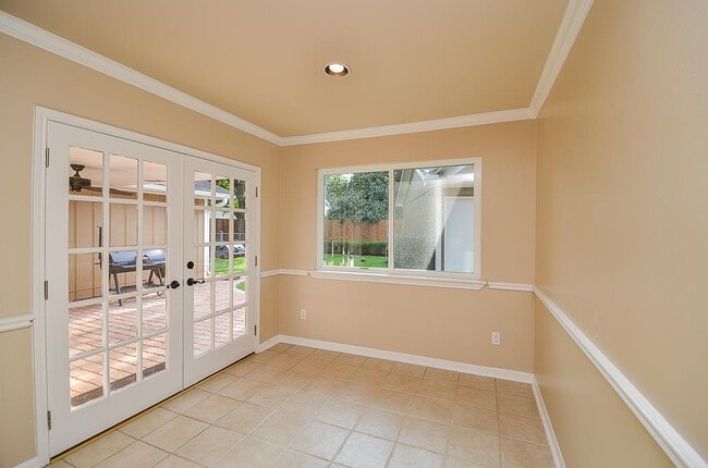 Building Photo - 2815 Manila Ln