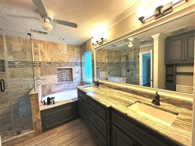 Building Photo - 806 Legend Spring Dr