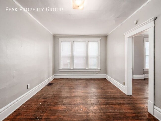 Building Photo - 133 E 12th Ave