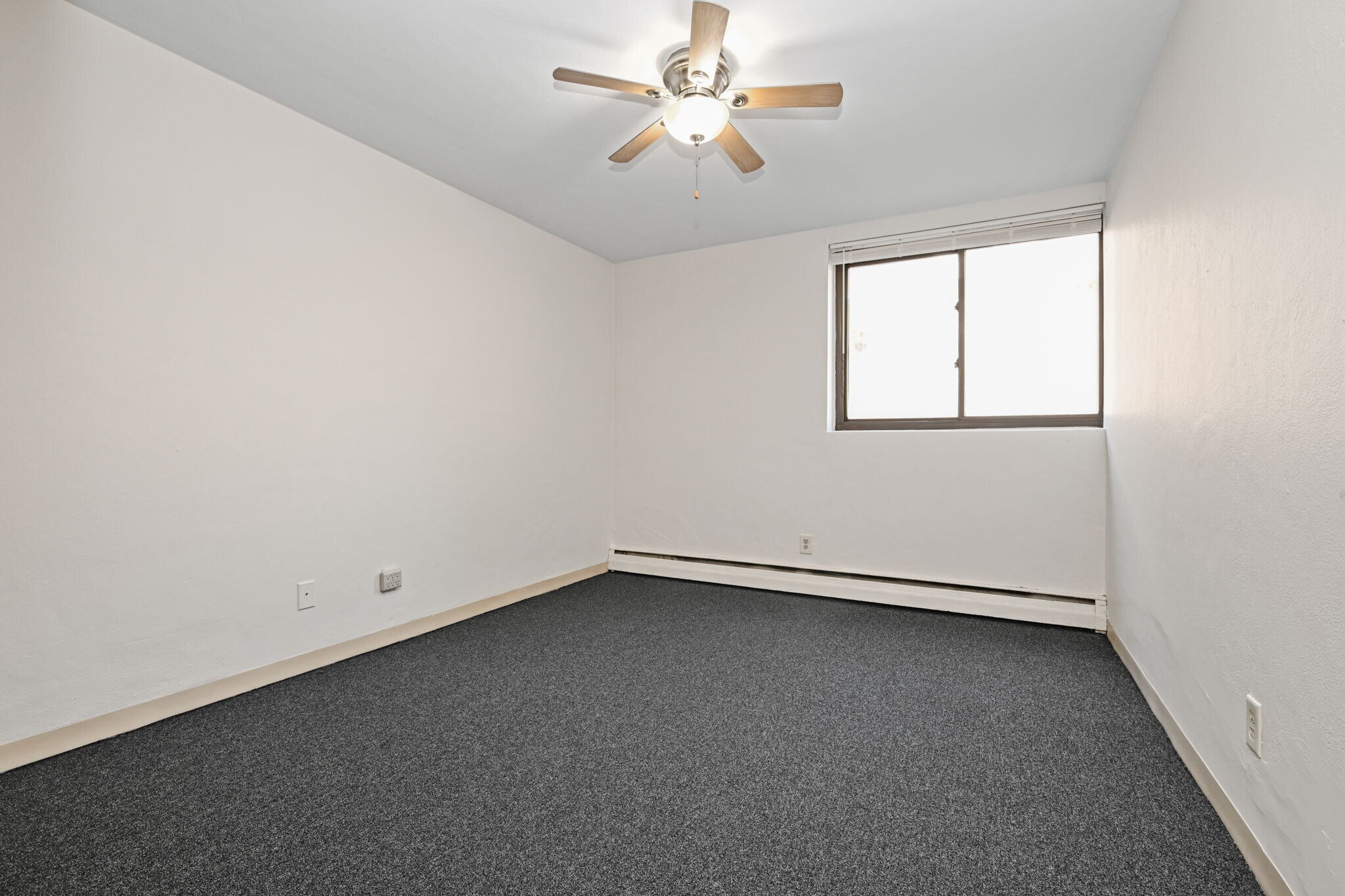 Building Photo - 515 5th St SE