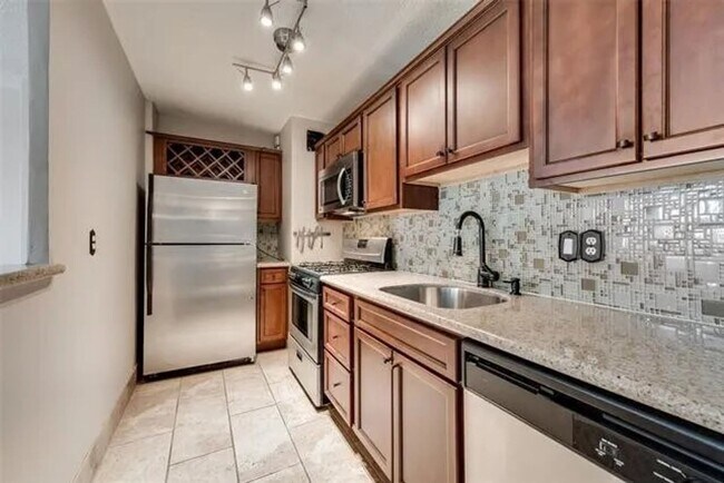 Building Photo - 3883 Turtle Creek Blvd