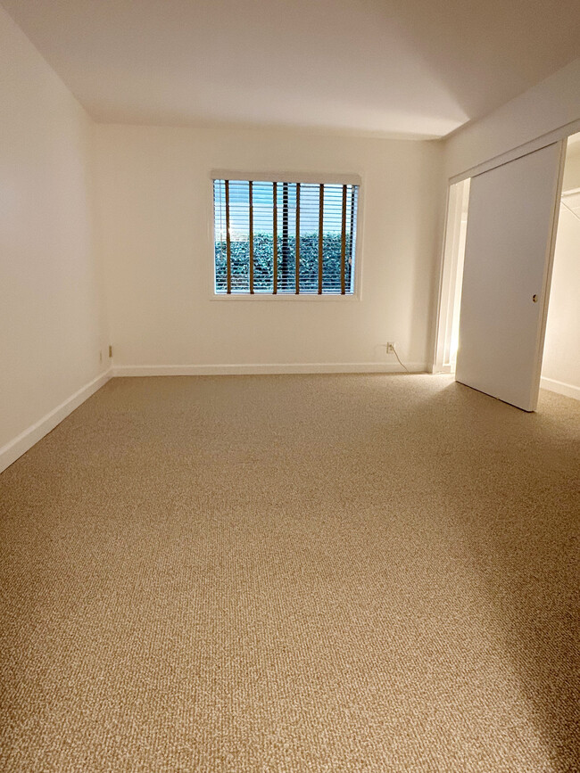 Main Bedroom pic #1: Window facing south with extra large closet - 285 S Sierra Madre Blvd