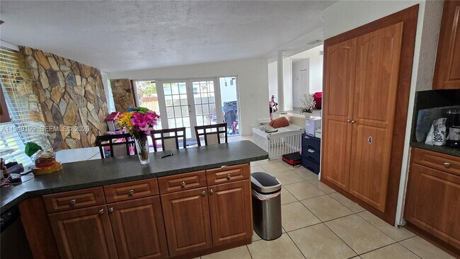 Building Photo - 8261 SW 34th Terrace