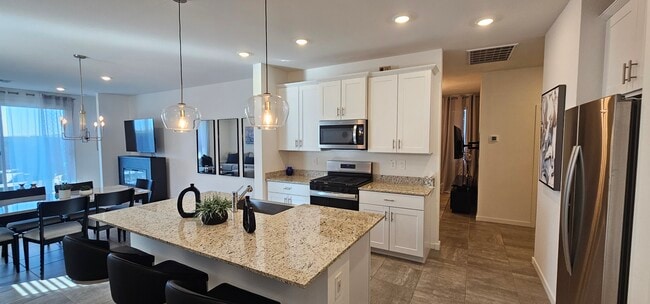 Building Photo - 3049 Hayden Rose Ave