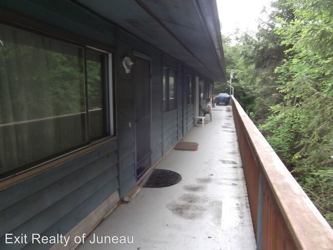 Building Photo - 3360 Nowell Ave