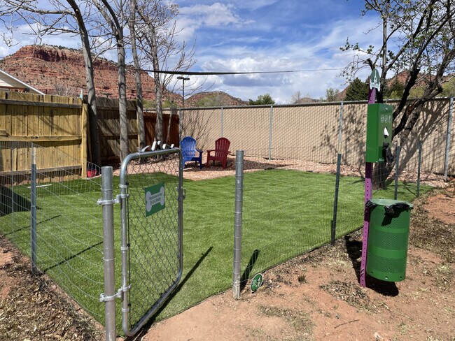 Building Photo - 170 E 100 N