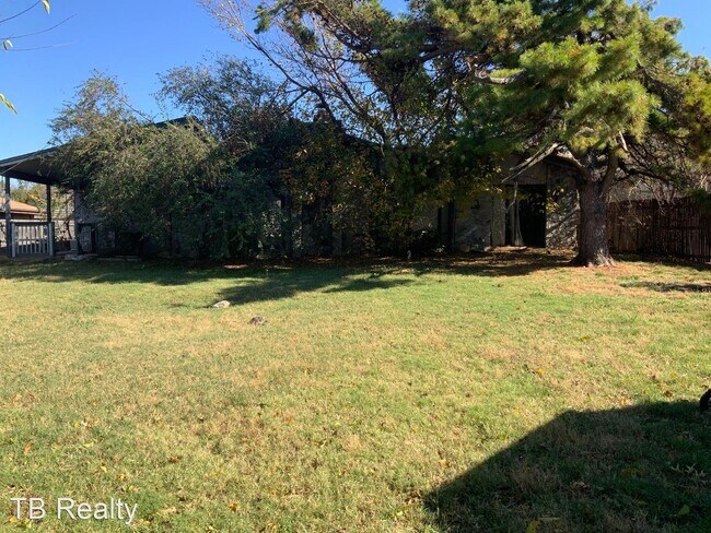 Building Photo - 3 br, 2 bath House - 2907 Robin Road