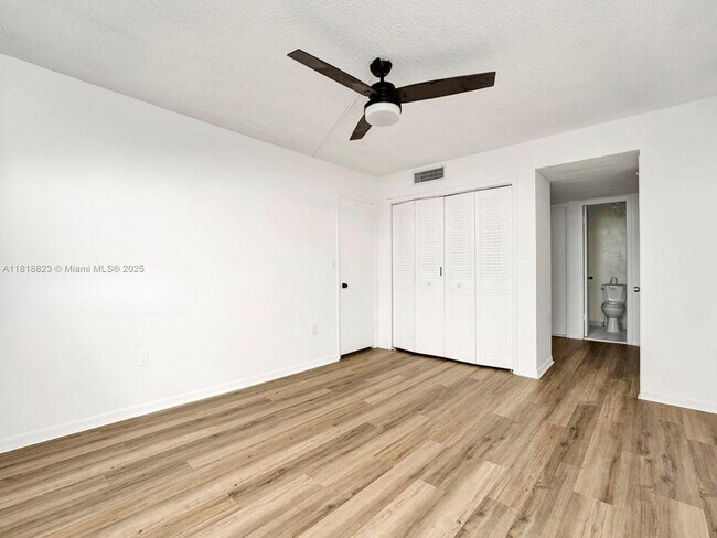 Building Photo - 5838 Collins Ave
