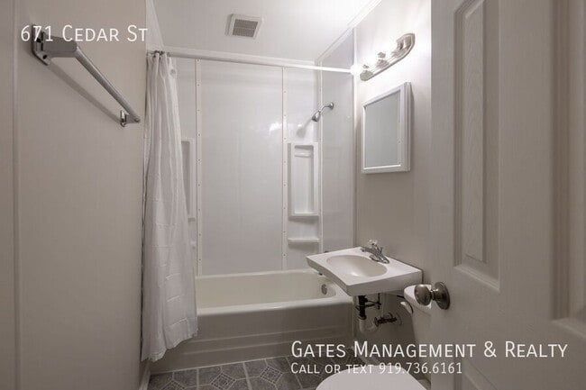 Building Photo - 671 Cedar St