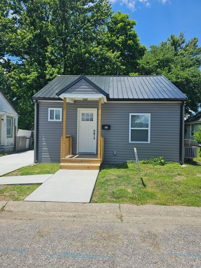 Building Photo - Completely Remodeled 2 bedroom 1 bathroom