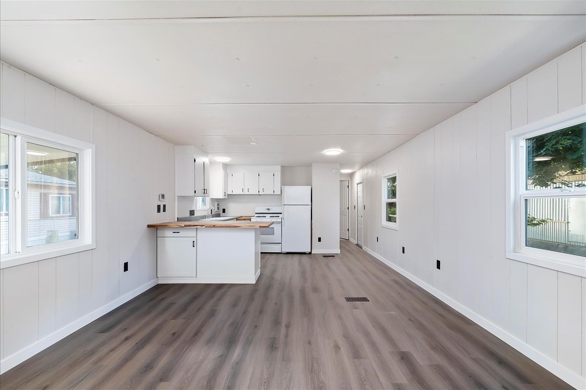 Building Photo - 10601 N Horseshoe Bend Rd