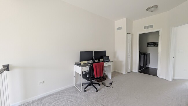 Building Photo - 29W730 Cambridge Ct