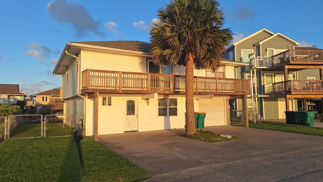 Building Photo - 19 N White Heron Dr