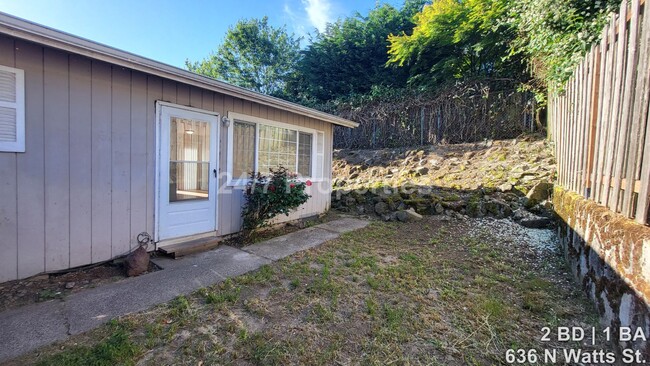 Primary Photo - 634 N Watts St