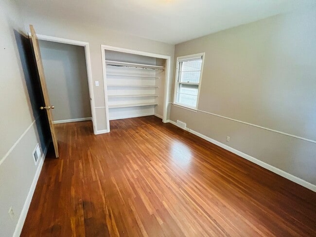 Building Photo - 515 Avenue C