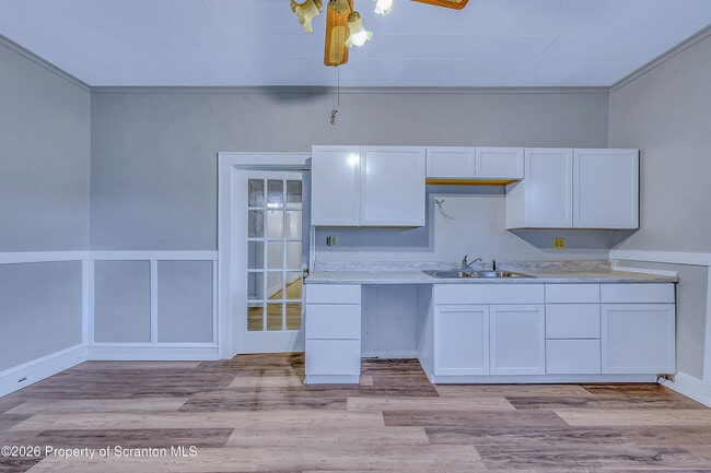 Building Photo - 714 Smith St