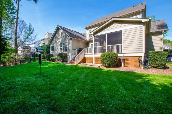 Building Photo - Elegant 5-Bedroom Home on Cul-de-Sac in So...