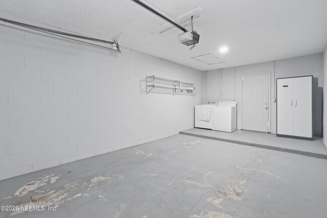 Building Photo - 3419 Islander Way