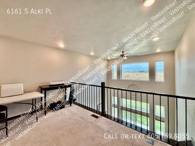 Building Photo - 6161 S Alki Pl