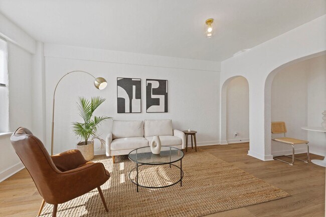 Interior Photo - St. Regis
