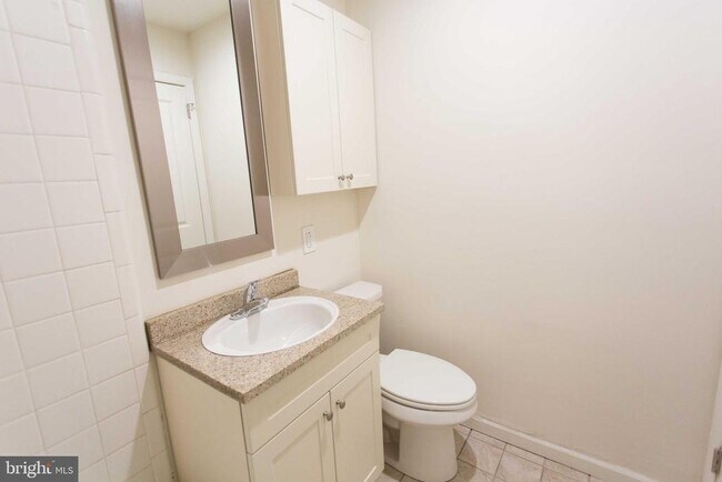 Building Photo - 723 Spruce St