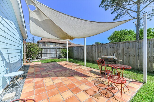 Building Photo - 818 11th St