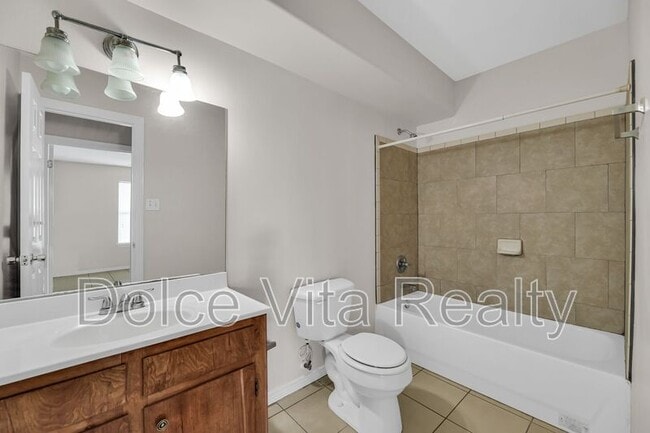 Building Photo - 400 N 38th St