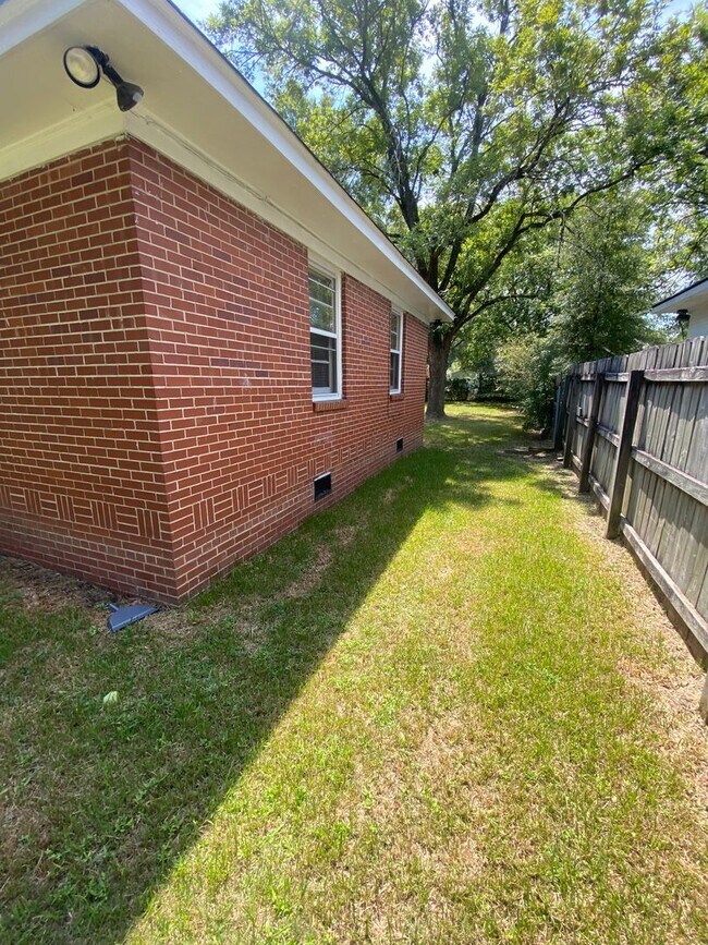 Building Photo - 2914 Ramsey Rd