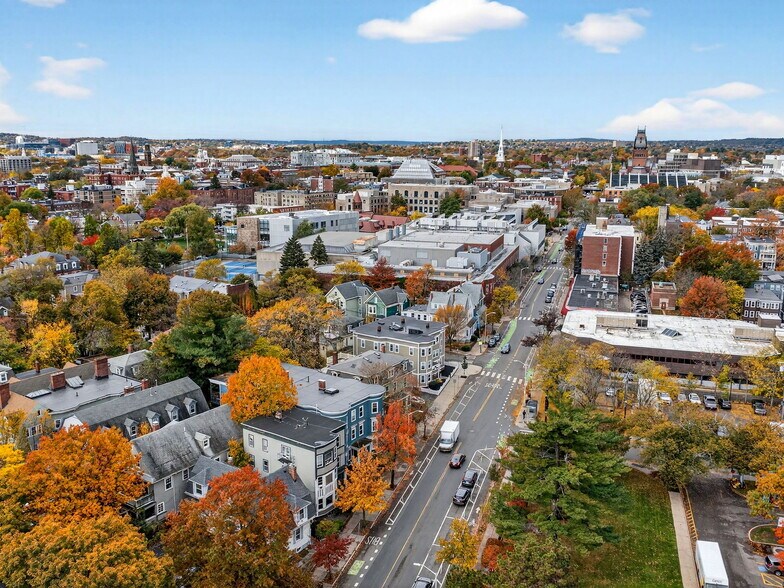Building Photo - 1570 Cambridge St
