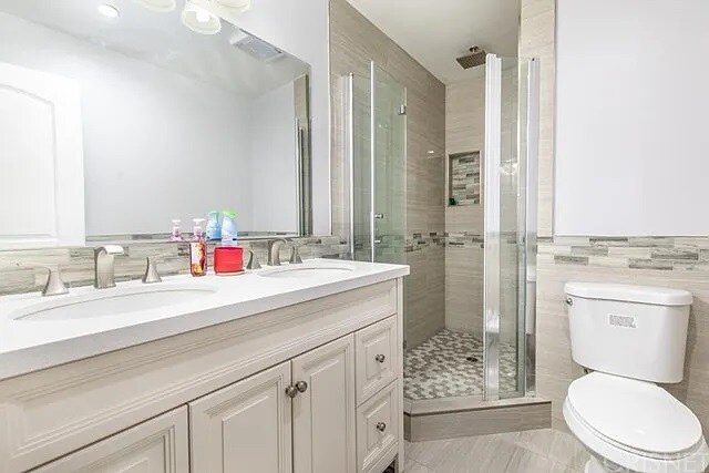 Primary attached bath - 8160 Jamieson Ave