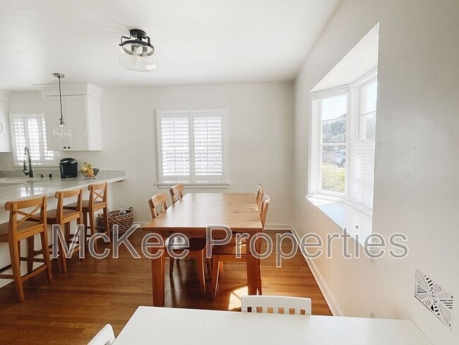 Building Photo - 277 B Ave